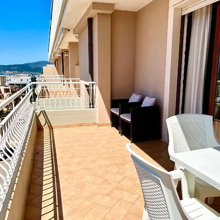 Spinnaker Holidays Apartment *